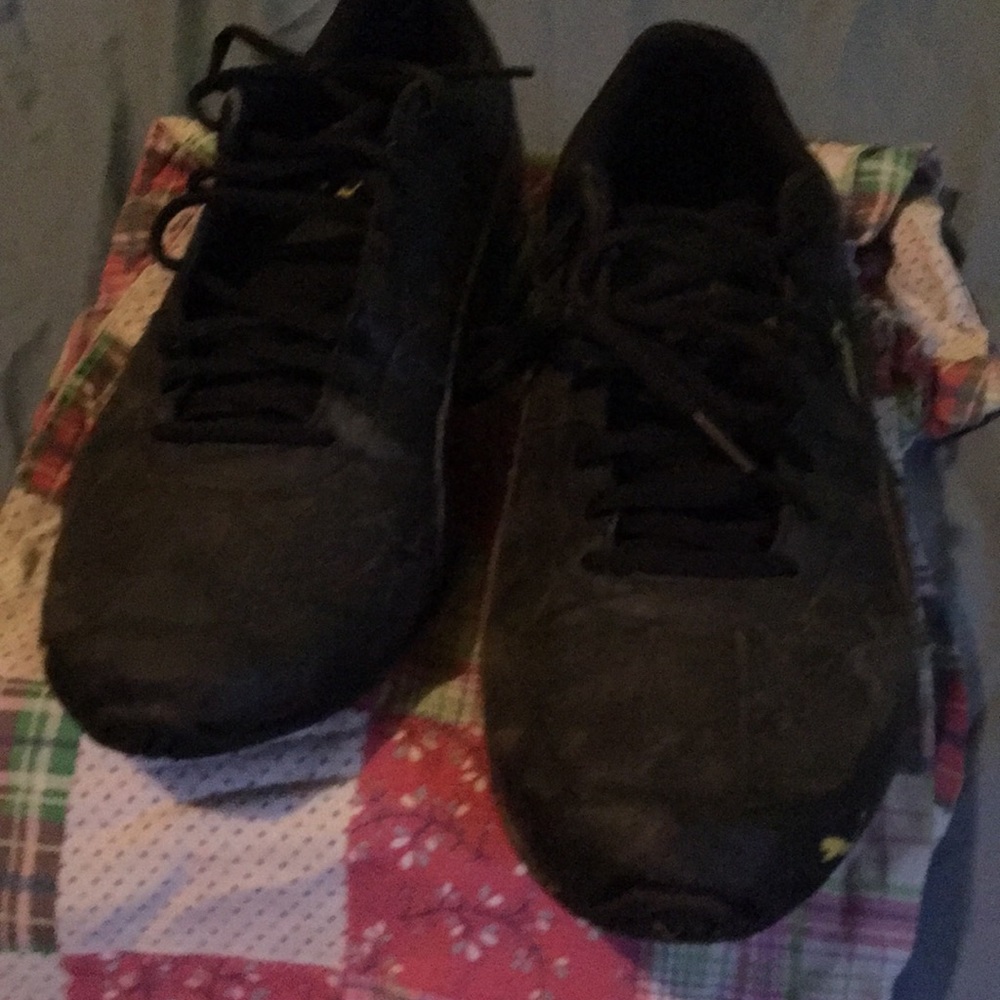 Puma tennis shoes